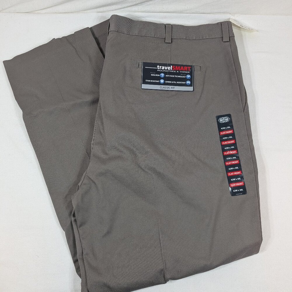 Men's Roundtree & Yorke Khakis
